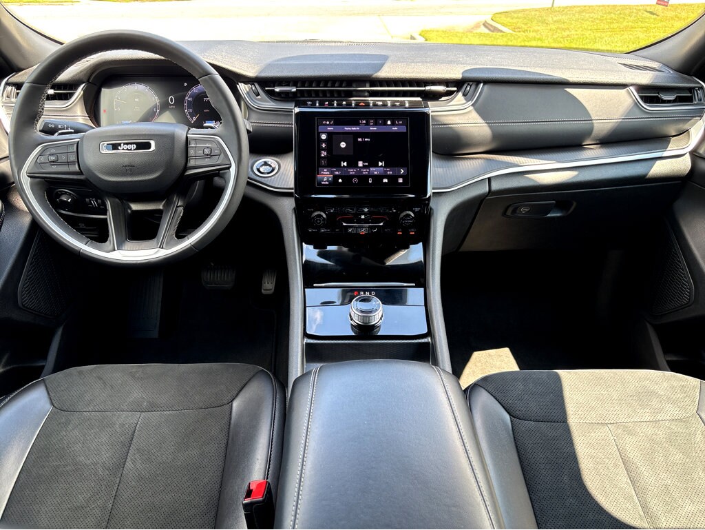 2024 Jeep Grand Cherokee Altitude photo 4