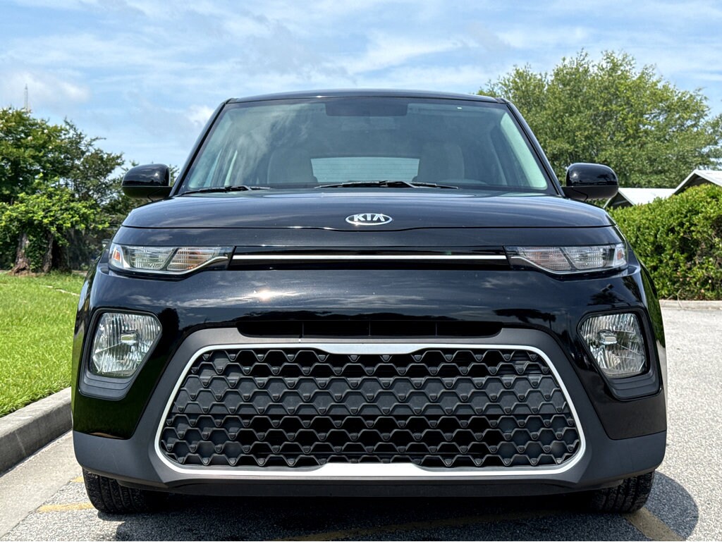 2020 Kia Soul LX photo 2