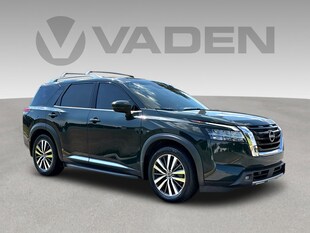 2022 Nissan Pathfinder Platinum SUV
