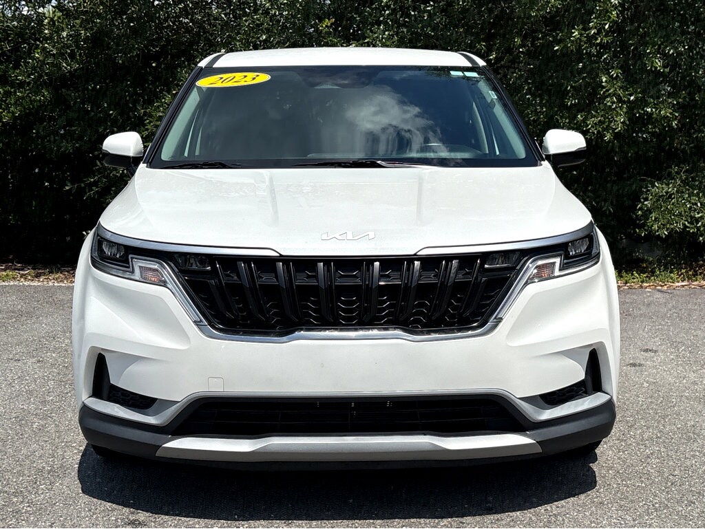 2023 Kia Carnival LX photo 2