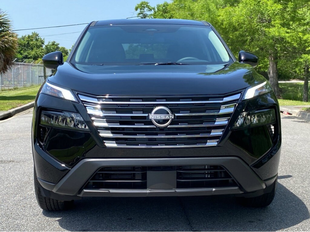 2025 Nissan Rogue SV photo 2