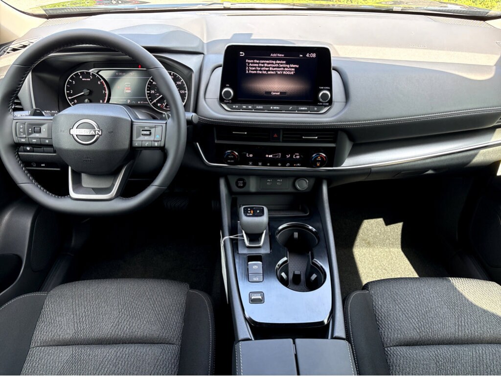 2026 Nissan Rogue SV photo 4