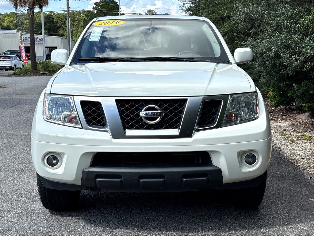 2019 Nissan Frontier PRO-4X photo 2