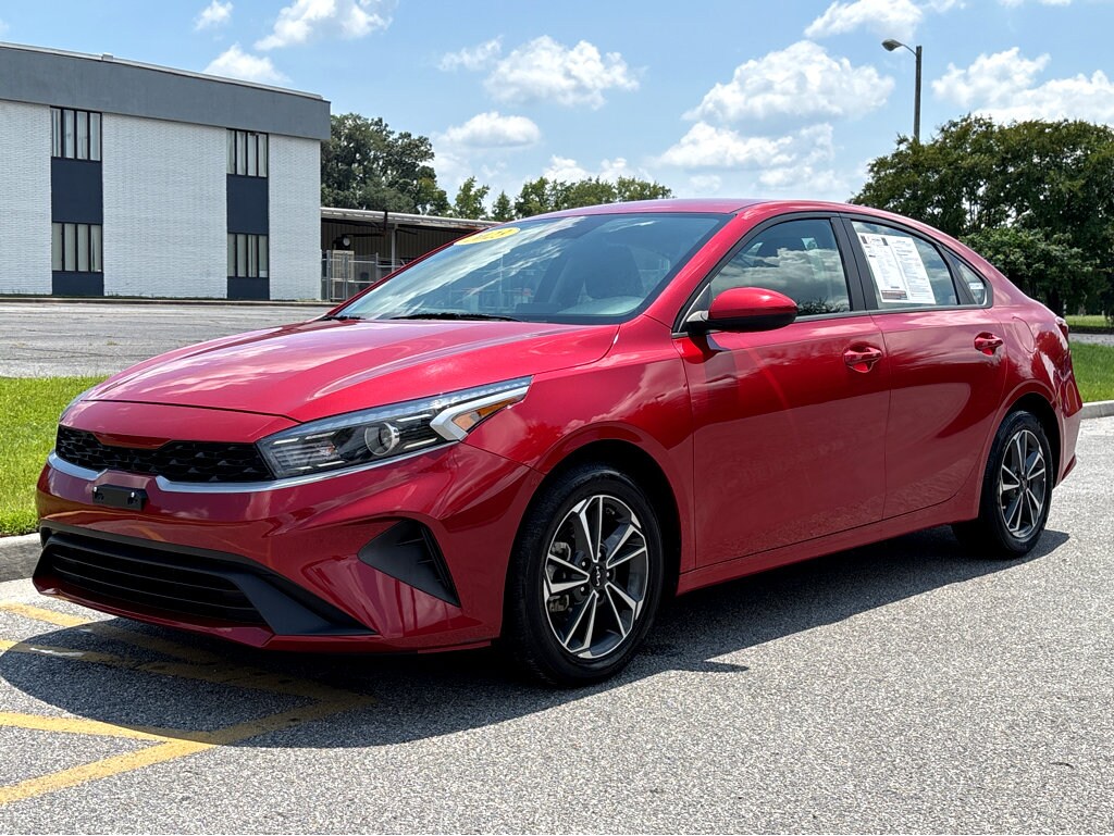 2023 Kia Forte LXS photo 3