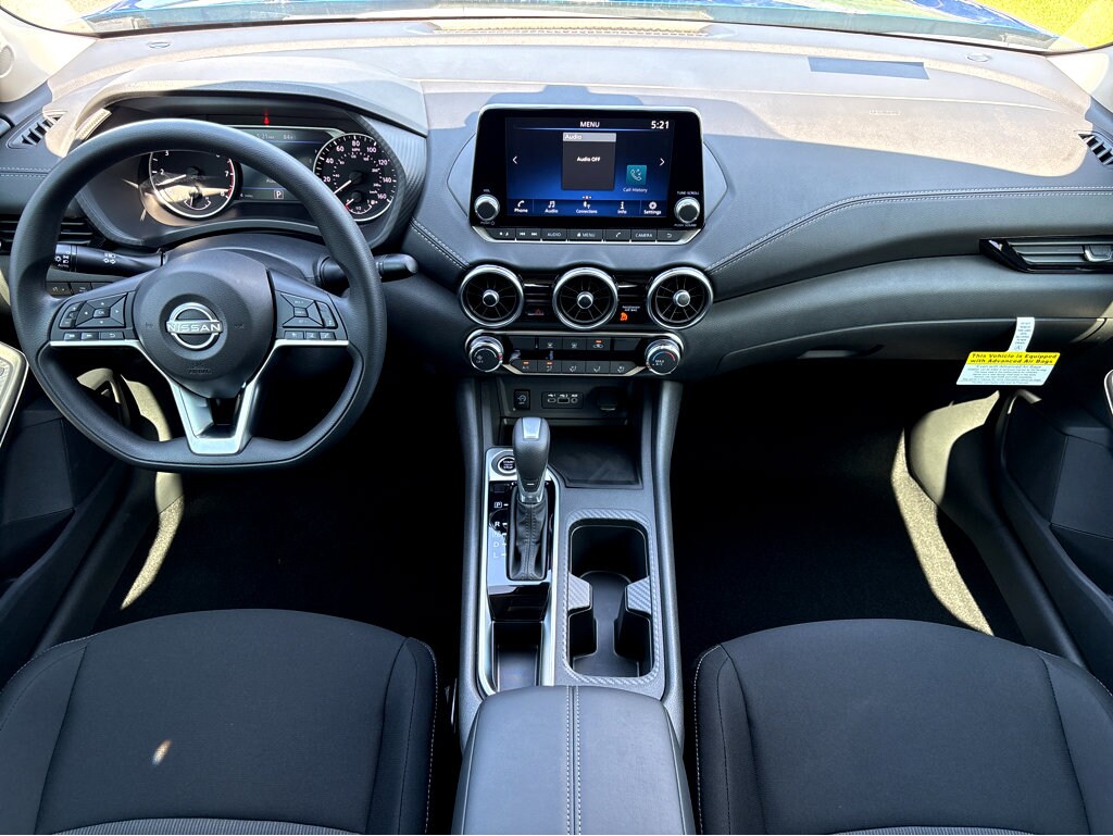 2025 Nissan Sentra SV photo 4