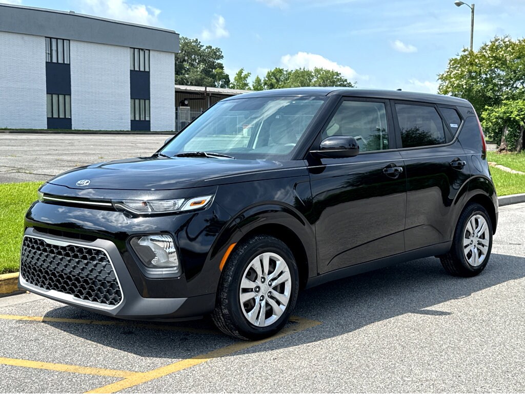 2020 Kia Soul LX photo 3