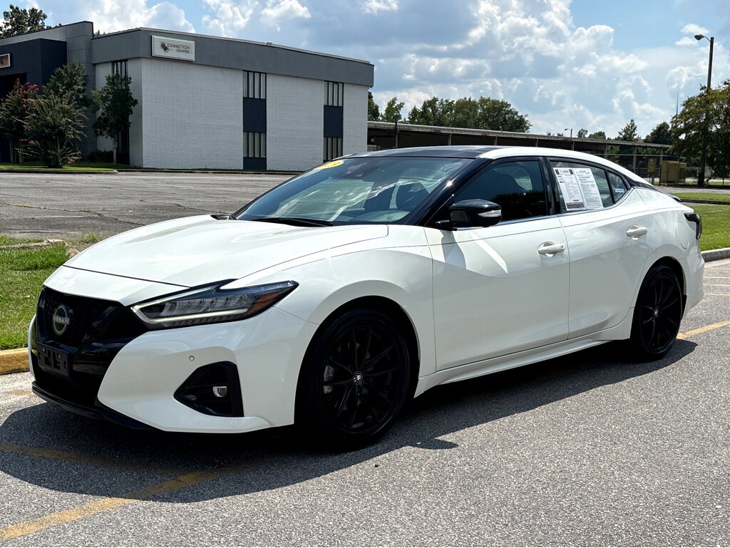 2023 Nissan Maxima SR photo 3