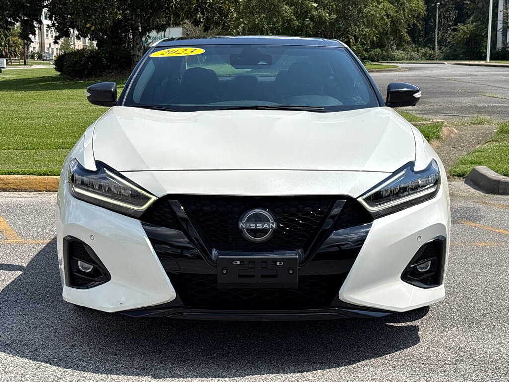 2023 Nissan Maxima SR photo 2