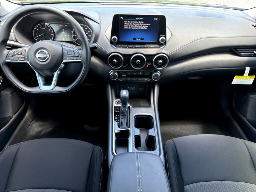 2025 Nissan Sentra SV photo 4