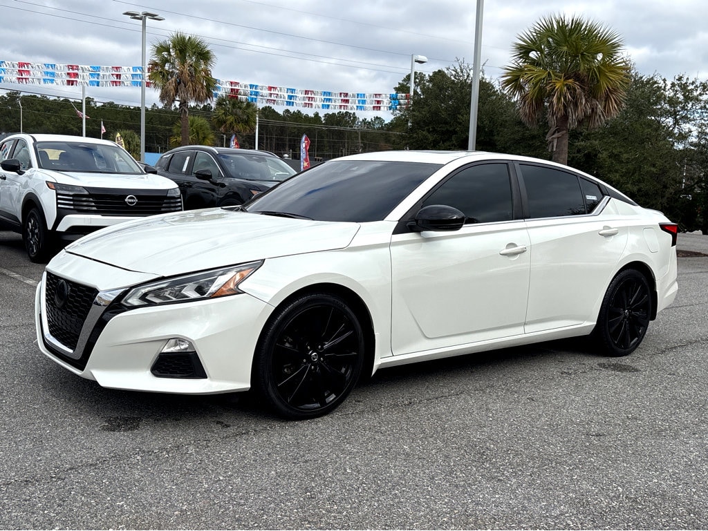 Used 2022 Nissan Altima 2.5 SR Sedan