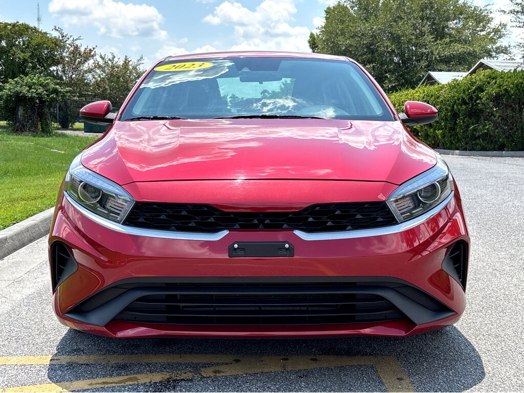 2023 Kia Forte LXS photo 2