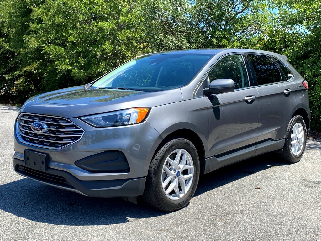 2022 Ford Edge SEL photo 3