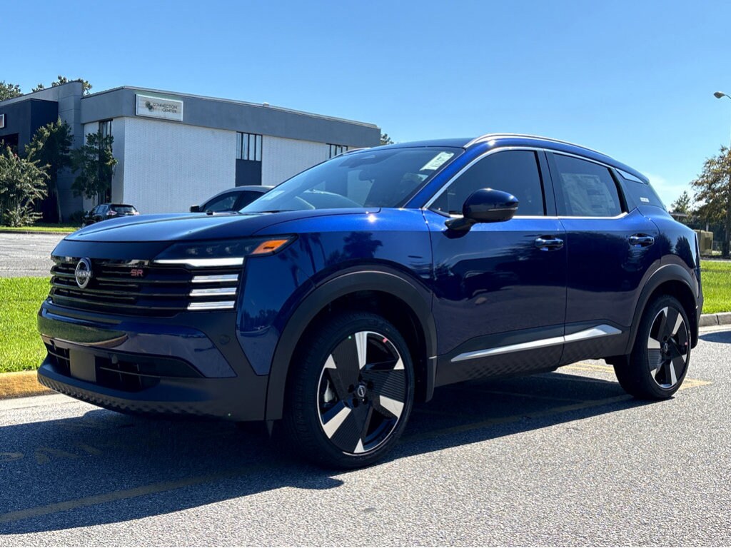 2026 Nissan Kicks SR photo 2