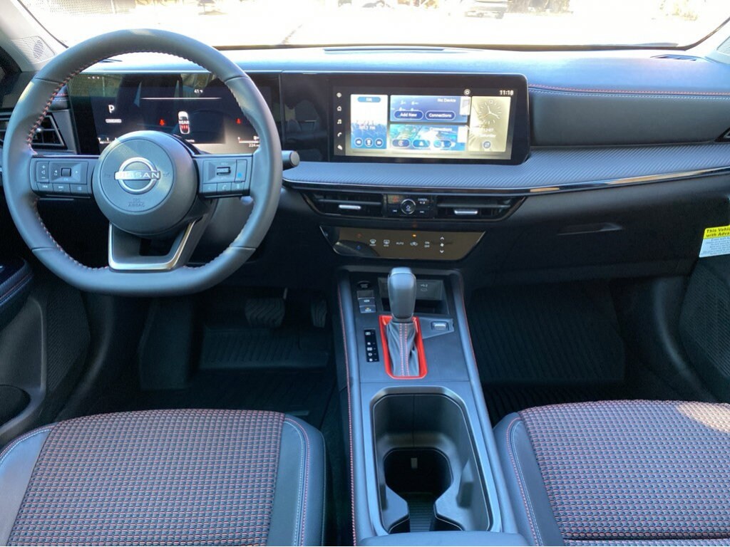2025 Nissan Kicks SR photo 4
