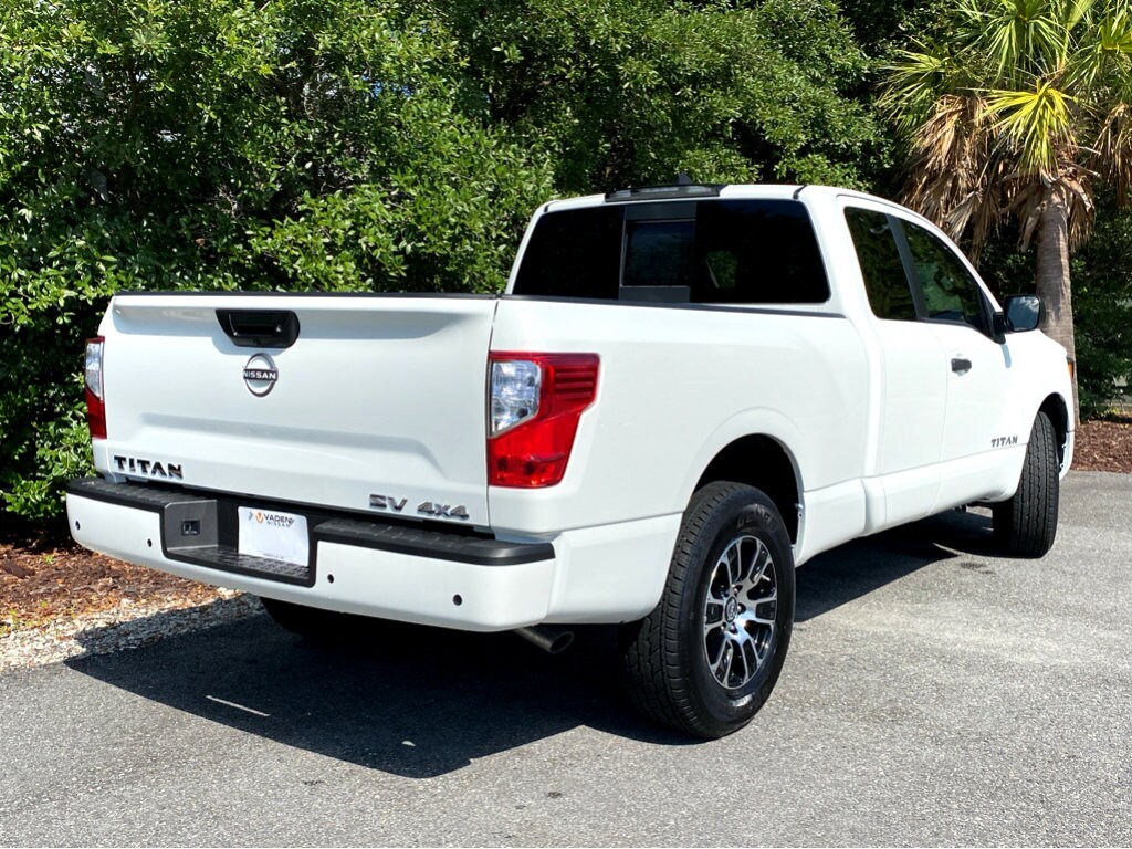 2024 Nissan Titan SV photo 2