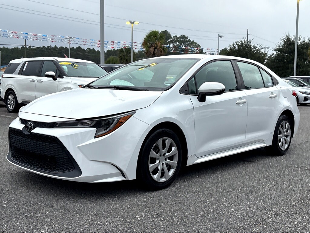 2021 Toyota Corolla LE photo 3
