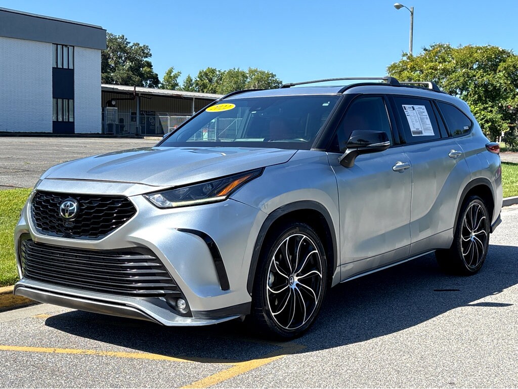 2022 Toyota Highlander XSE photo 3