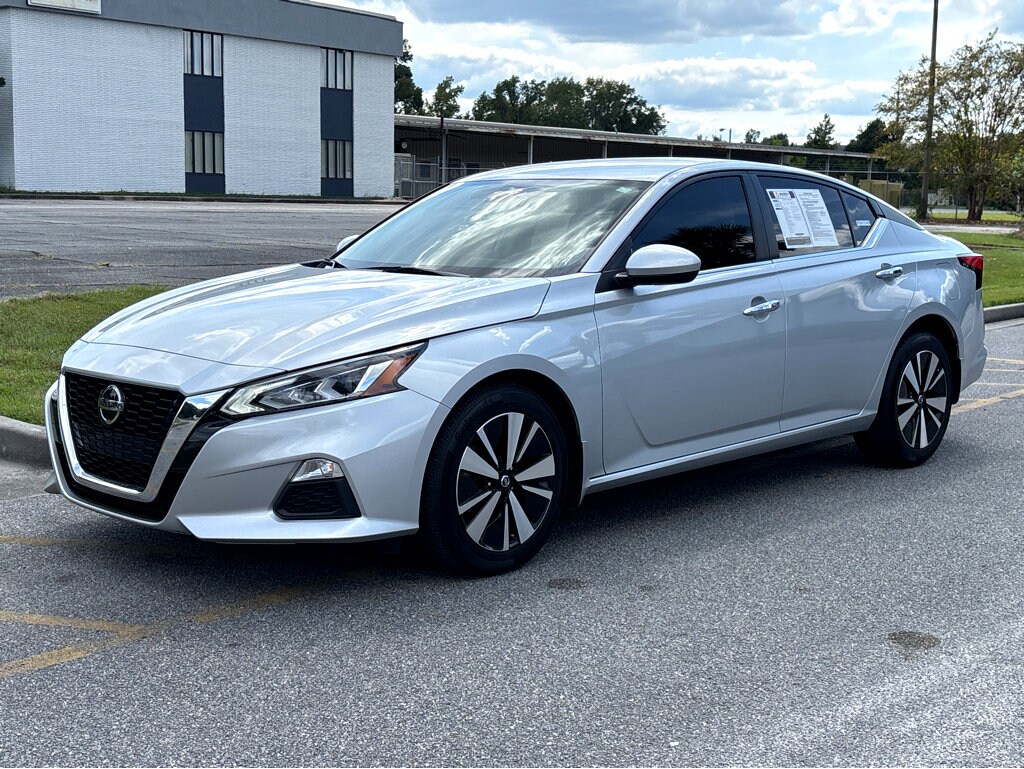 2022 Nissan Altima 2.5 SV photo 2