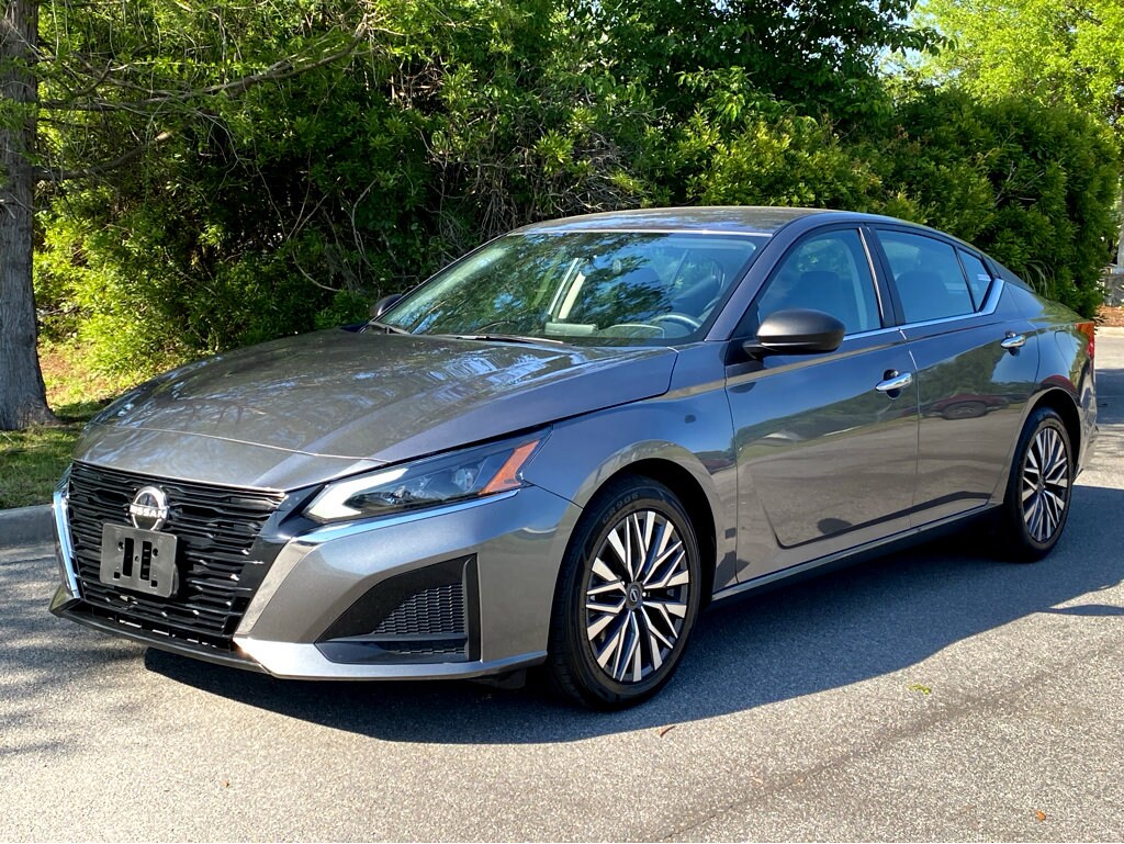 2024 Nissan Altima 2.5 SV photo 3