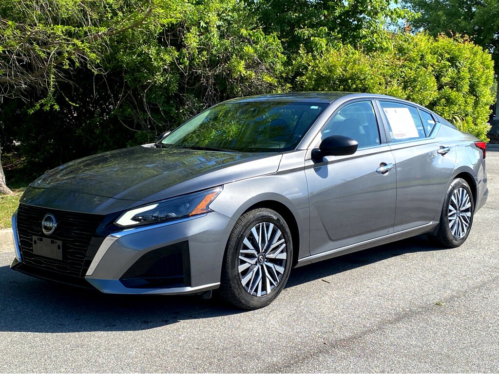 2024 Nissan Altima 2.5 SV photo 3