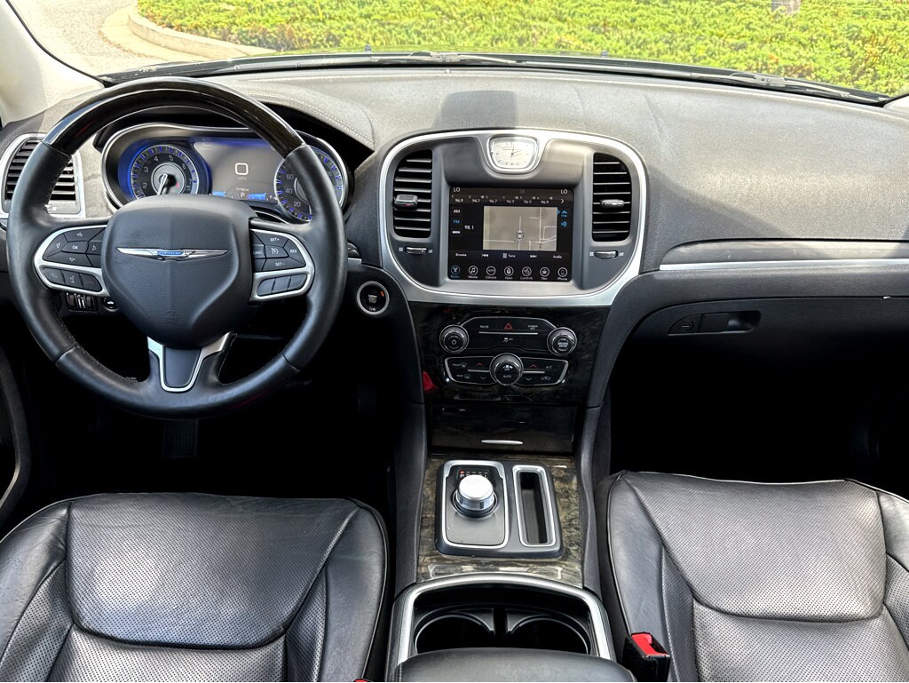 2017 Chrysler 300 C Base photo 4