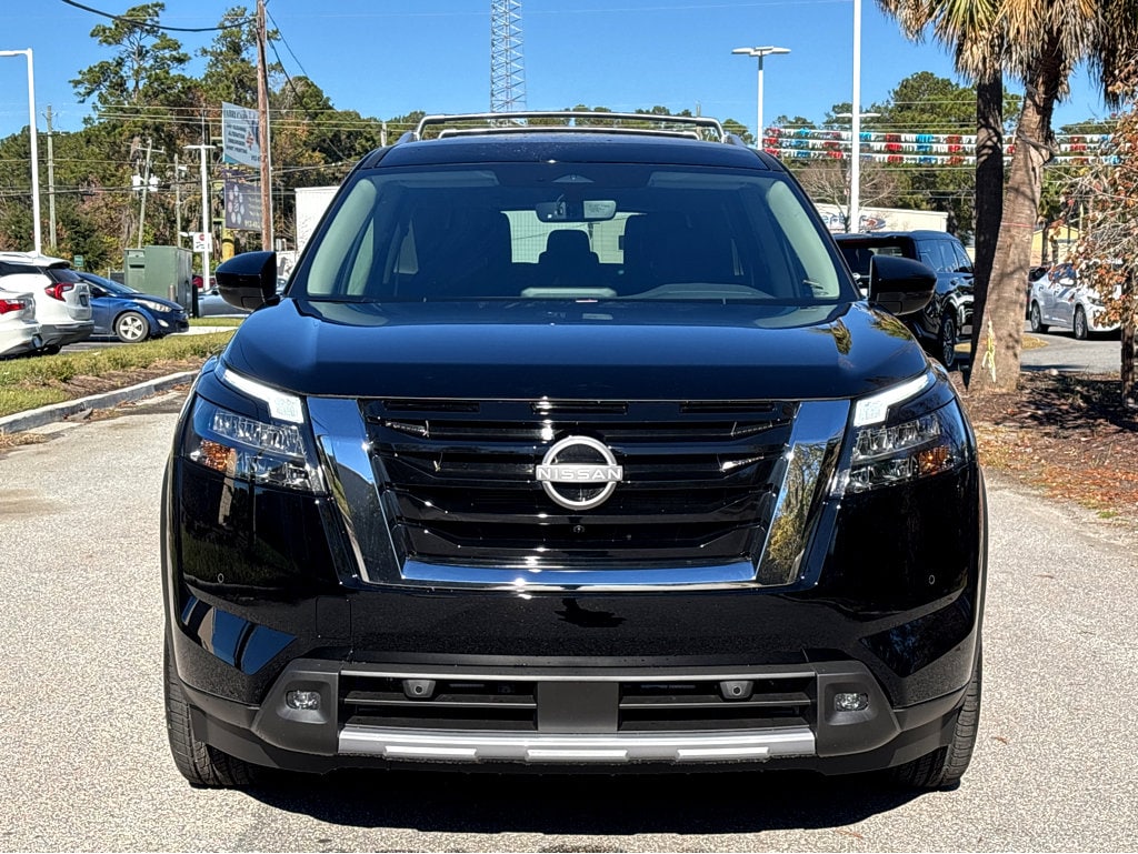 New 2025 Nissan Pathfinder SL SUV