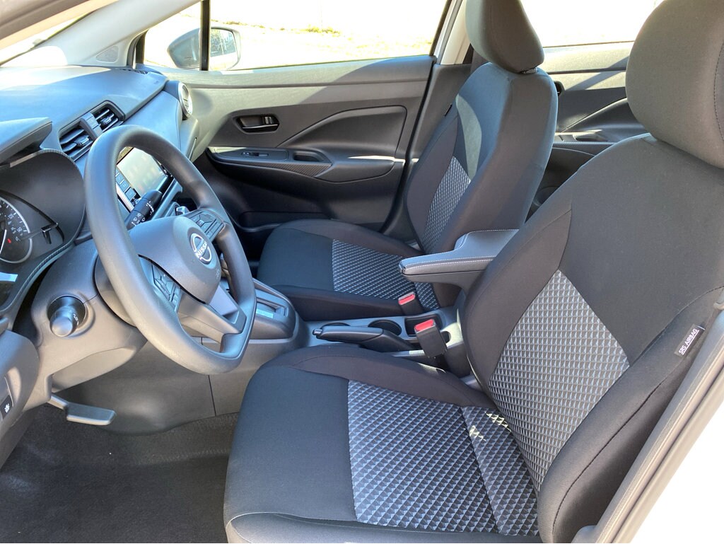 2024 Nissan Versa 1.6 S photo 4