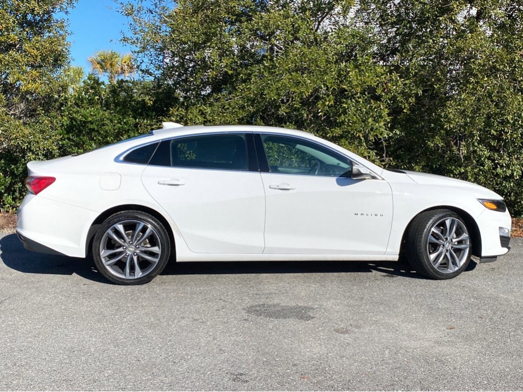 Used 2019 Chevrolet Malibu 1LT with VIN 1G1ZD5ST1KF137313 for sale in Hinesville, GA