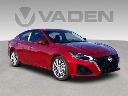 2025 Nissan Altima SL Sedan