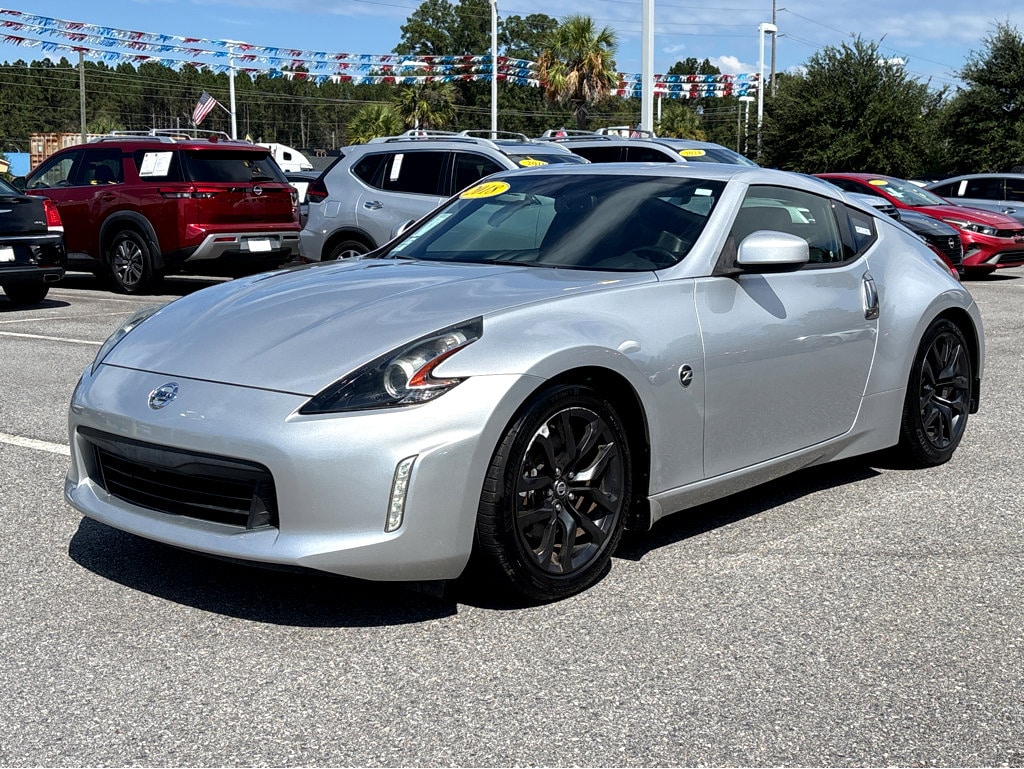 2018 Nissan 370Z Touring photo 3