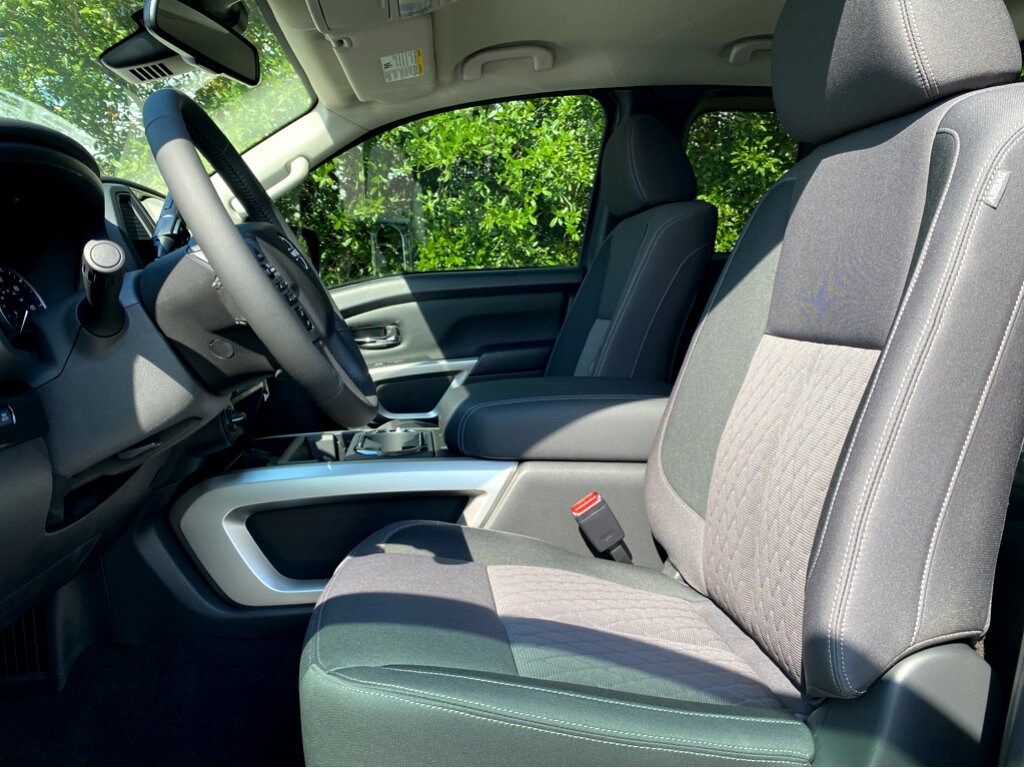 2024 Nissan Titan SV photo 4
