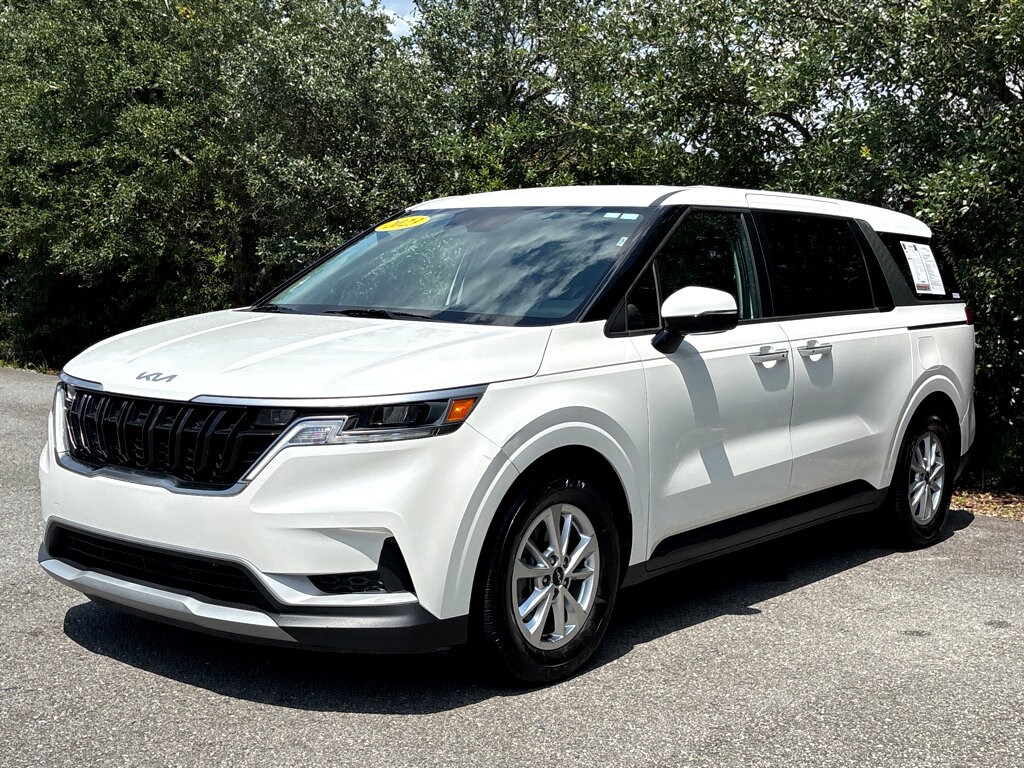 2023 Kia Carnival LX photo 3