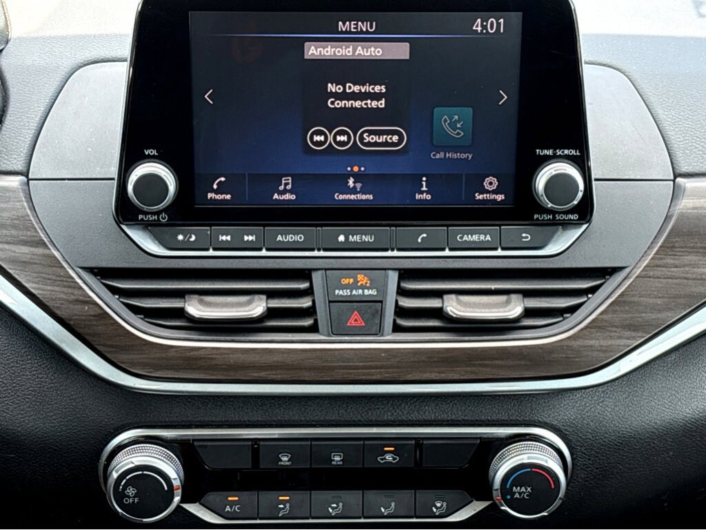 2025 Nissan Altima SV photo 4