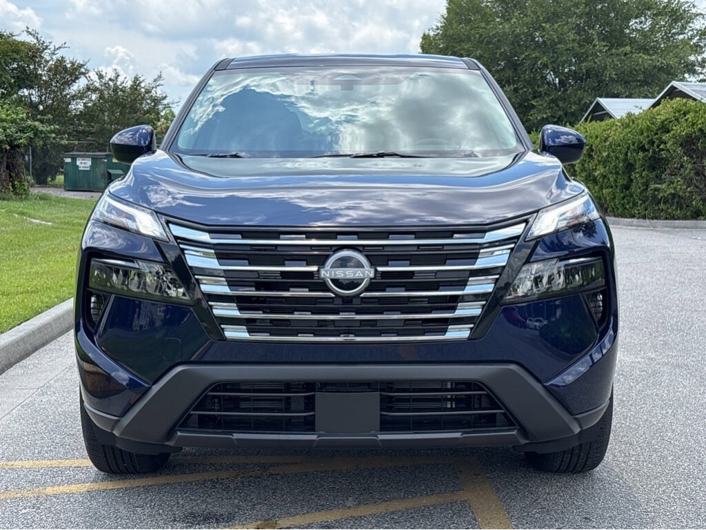 2026 Nissan Rogue SV photo 2