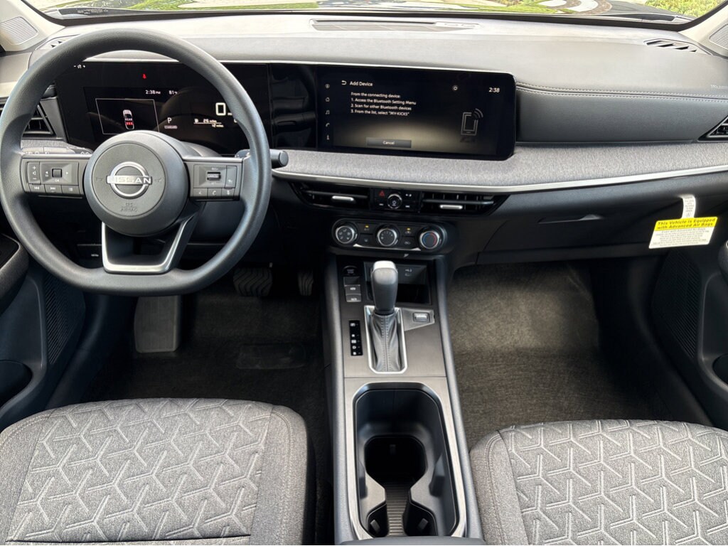 2025 Nissan Kicks SV photo 4