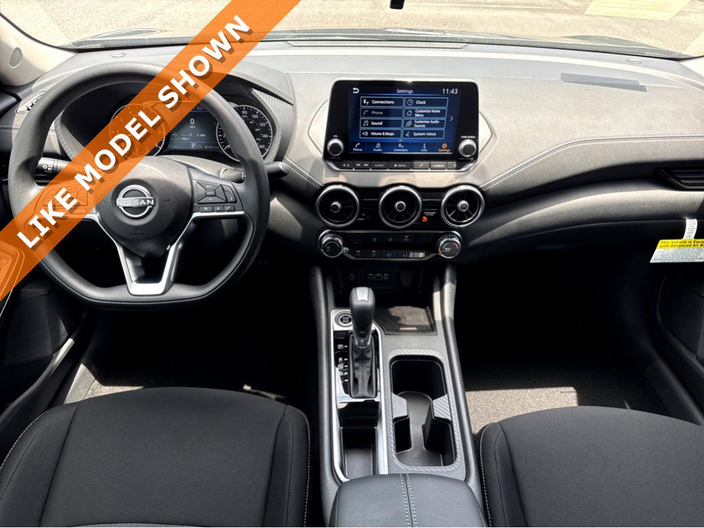 2025 Nissan Sentra SV photo 4