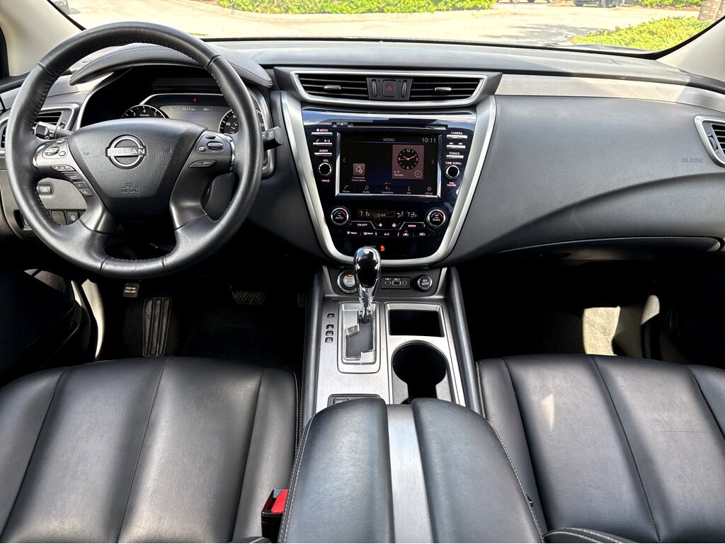 2023 Nissan Murano SV photo 3