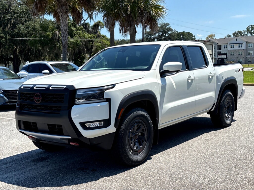 2026 Nissan Frontier PRO-X photo 3
