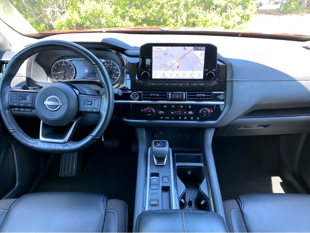 2022 Nissan Pathfinder SL photo 4