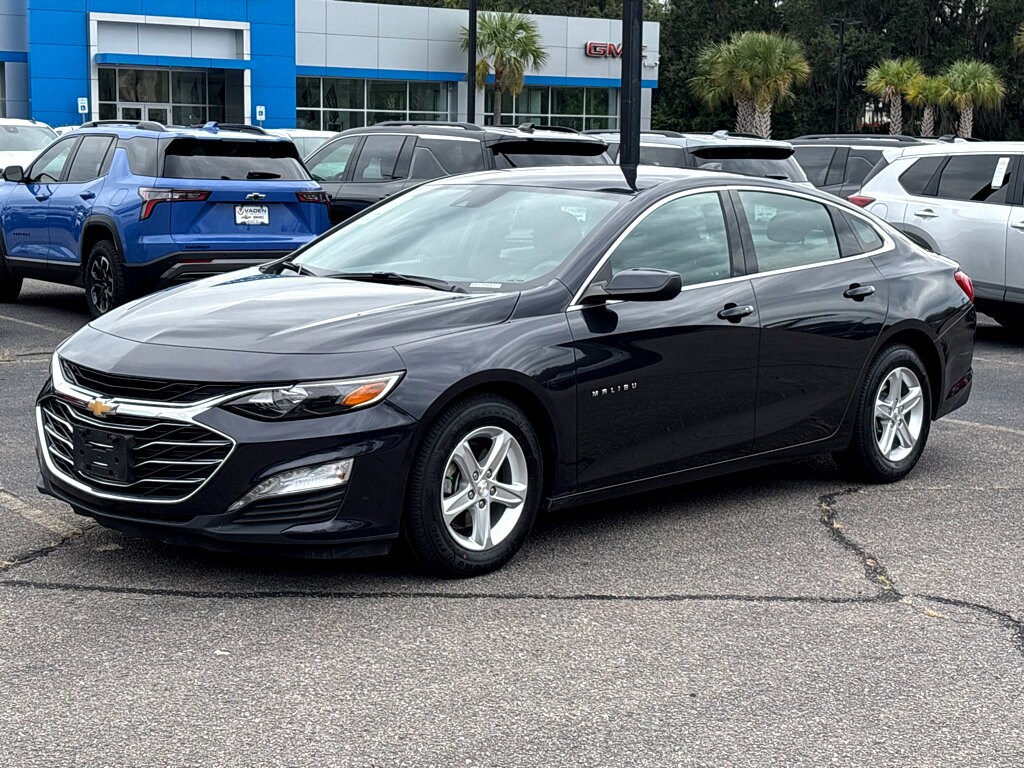 2023 Chevrolet Malibu 1LT photo 3