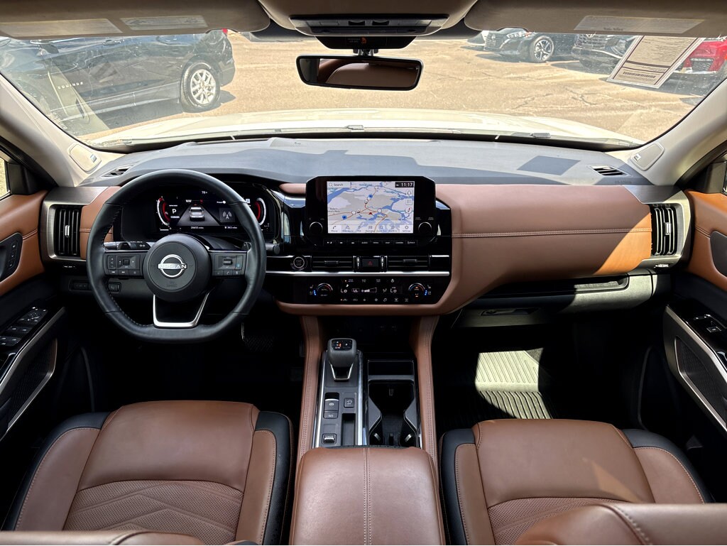 2024 Nissan Pathfinder Platinum photo 4