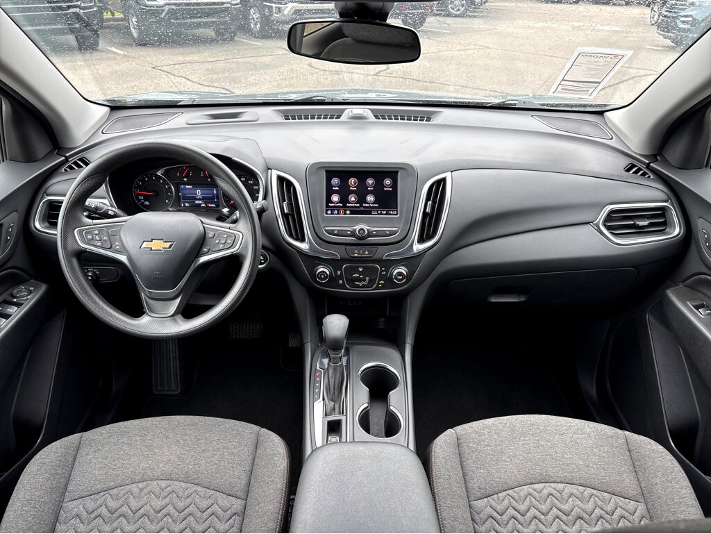 2023 Chevrolet Equinox LT photo 3