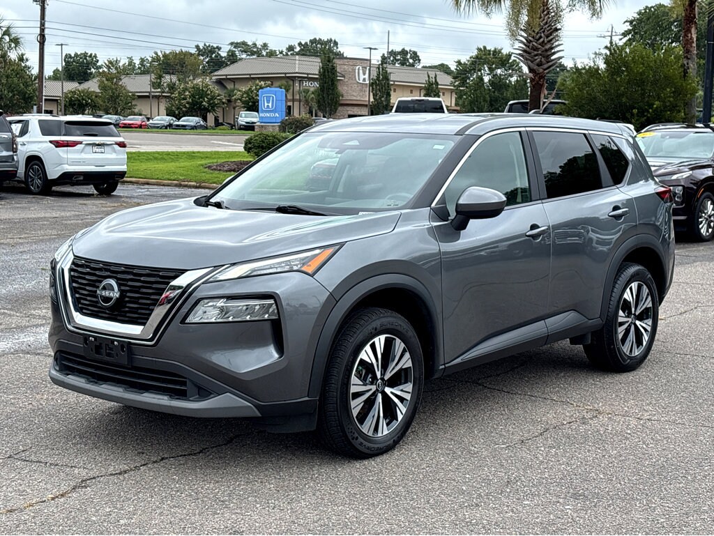 2023 Nissan Rogue SV photo 2