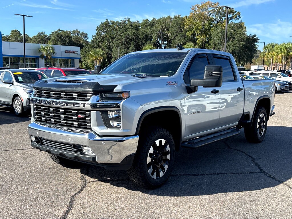 2020 Chevrolet Silverado 2500HD LT photo 3