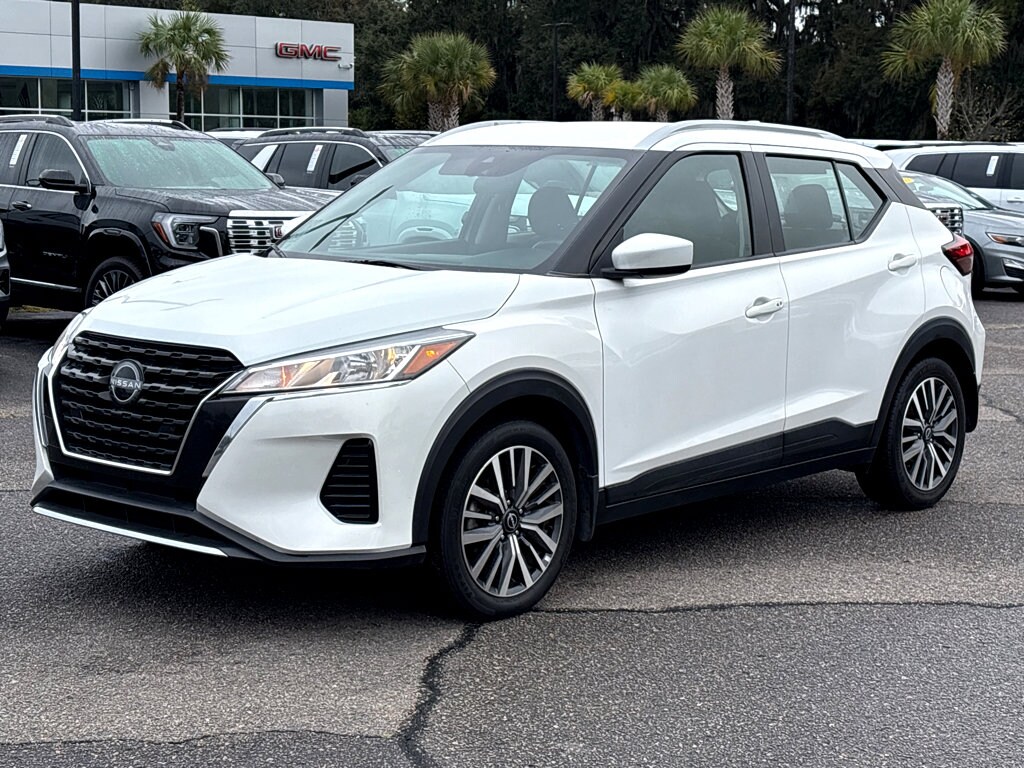 2023 Nissan Kicks SV photo 2