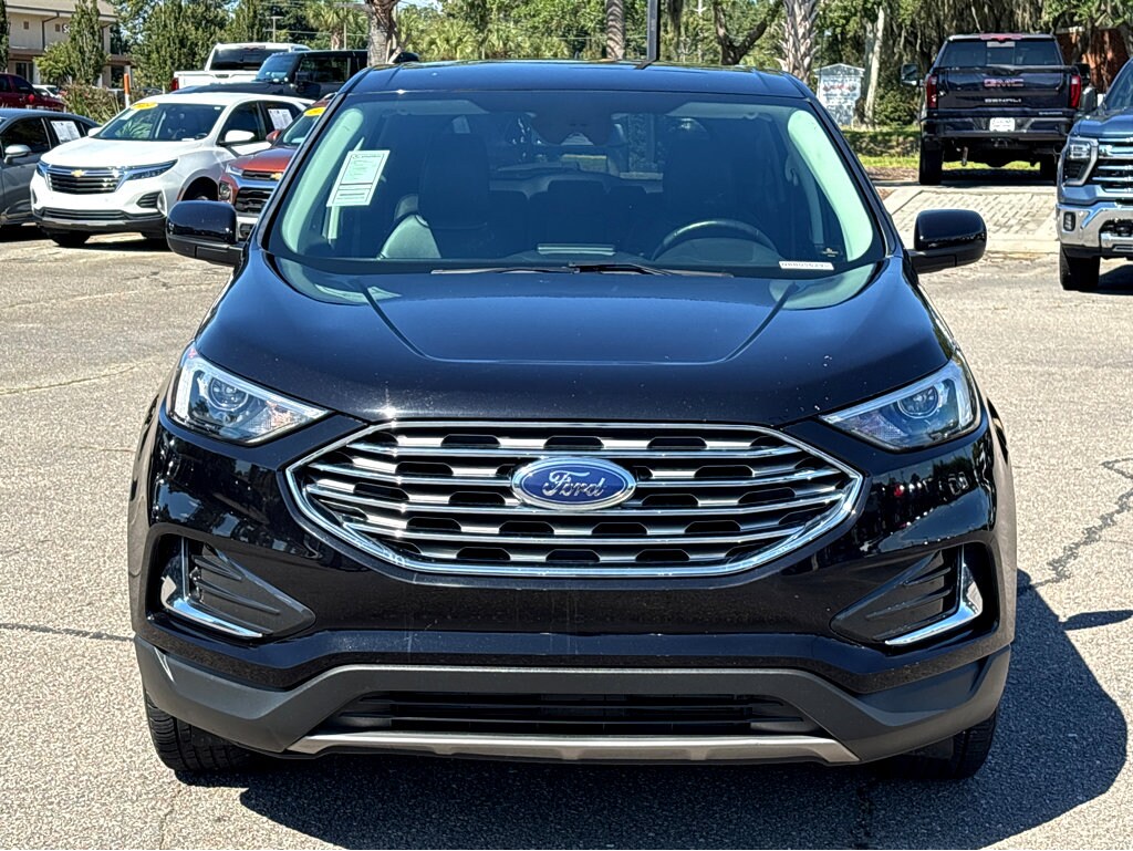 2022 Ford Edge SEL photo 2