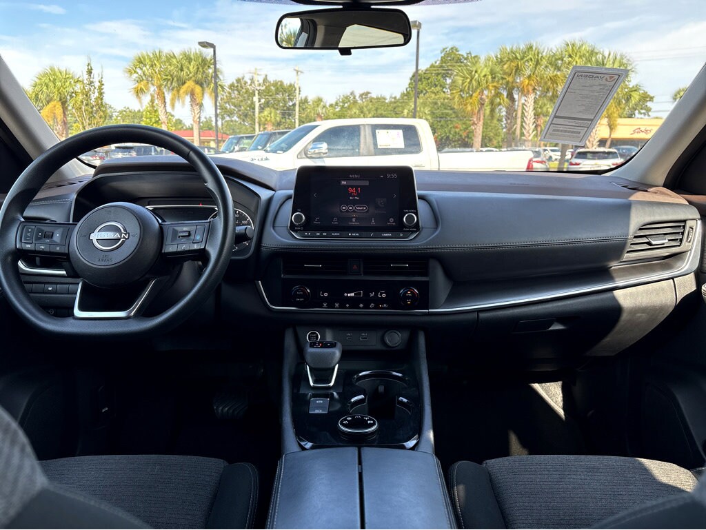 2023 Nissan Rogue SV photo 4