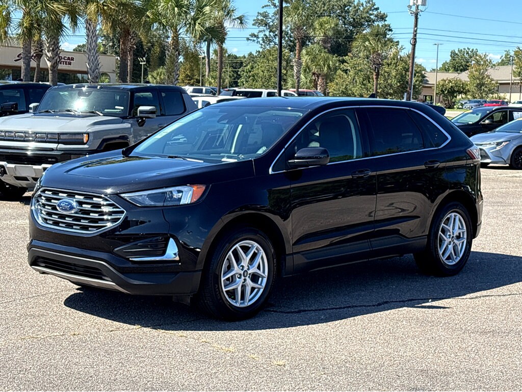 2022 Ford Edge SEL photo 3