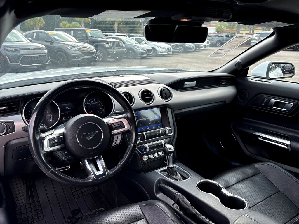 2022 Ford Mustang EcoBoost Premium photo 4