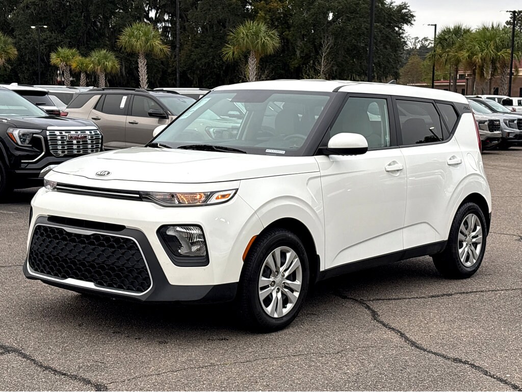 2021 Kia Soul LX photo 2